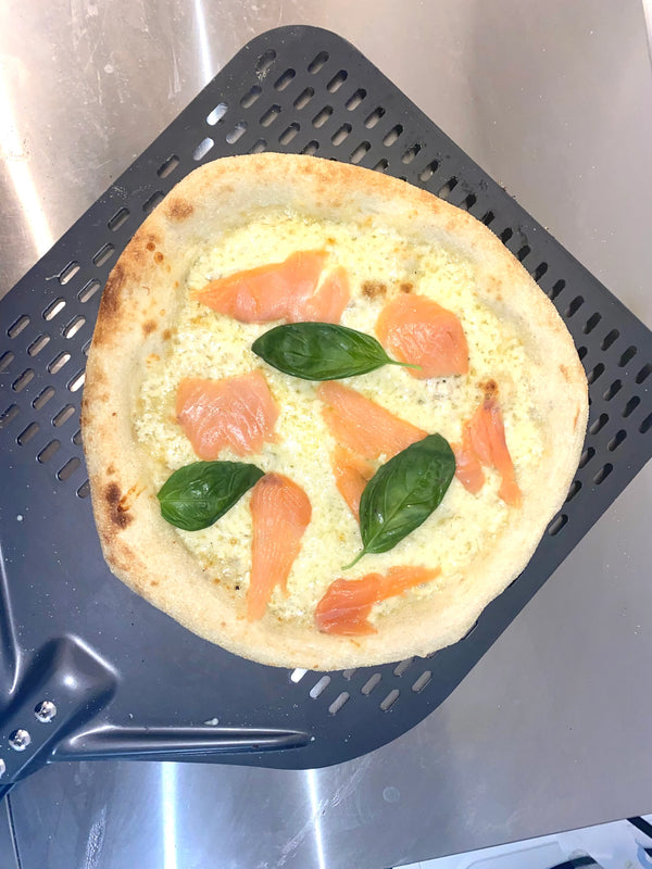 réalisation pizza type saumon avec un four électrique