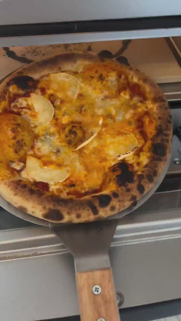 pizza sortie du four 